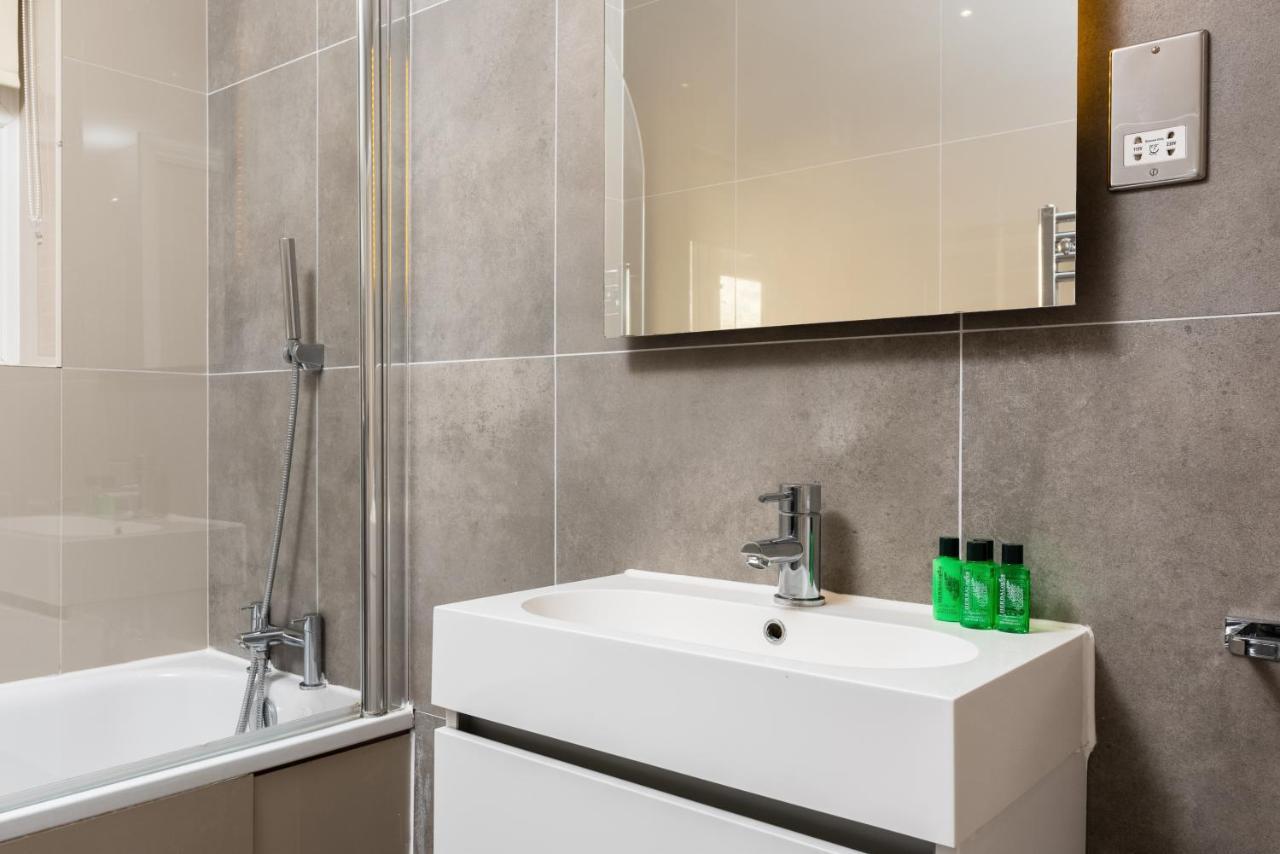 3 Bedroom Garden Apartment Opposite The Beach Brighton Екстер'єр фото
